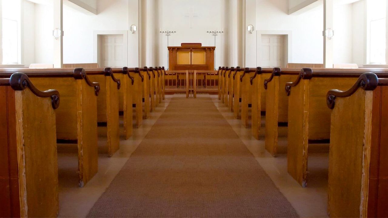 pews